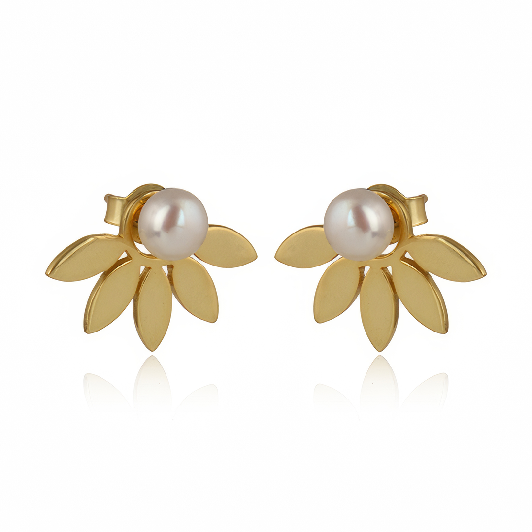 Daisy Dew Pearl Earrings in 18ct Gold-Plated Sterling Silver